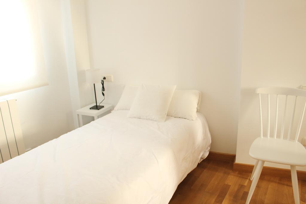 Aloha Apartamentos Pamplona Bilik gambar
