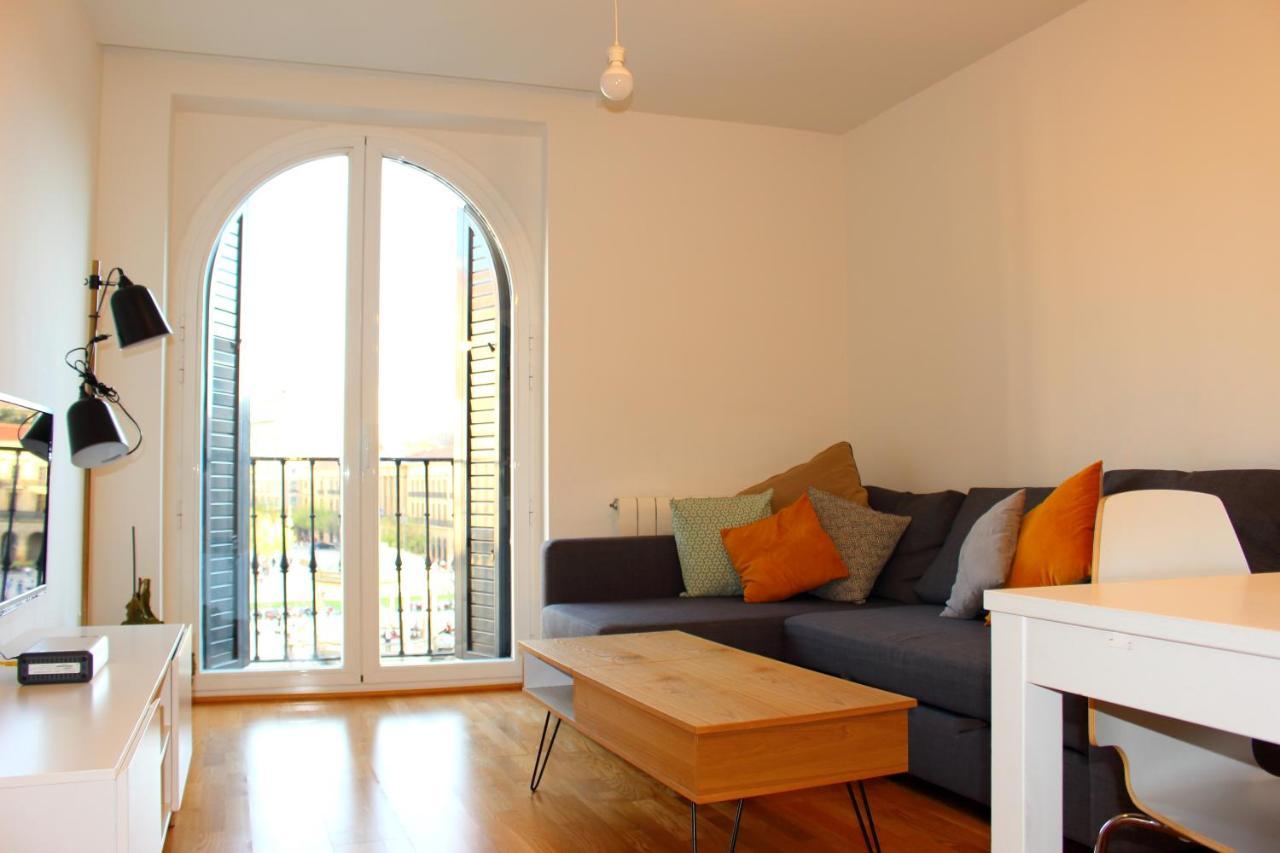 Aloha Apartamentos Pamplona Luaran gambar